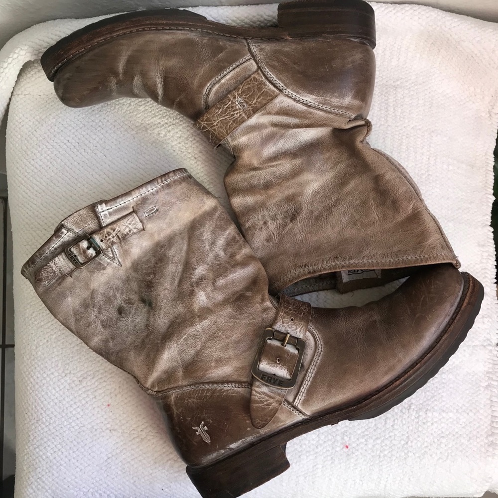 FRYE 8 boots